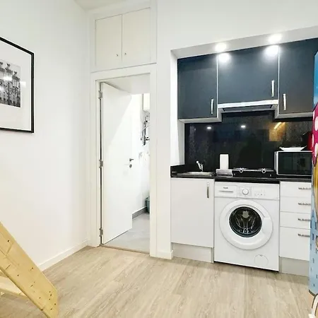 Minimalist With Mezzanine Apartman *