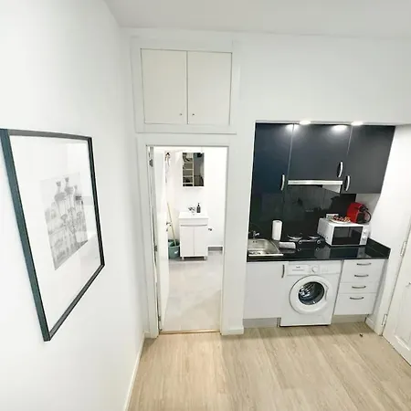 Apartment Minimalist With Mezzanine Lisbon