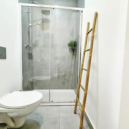 Minimalist With Mezzanine Lisbon